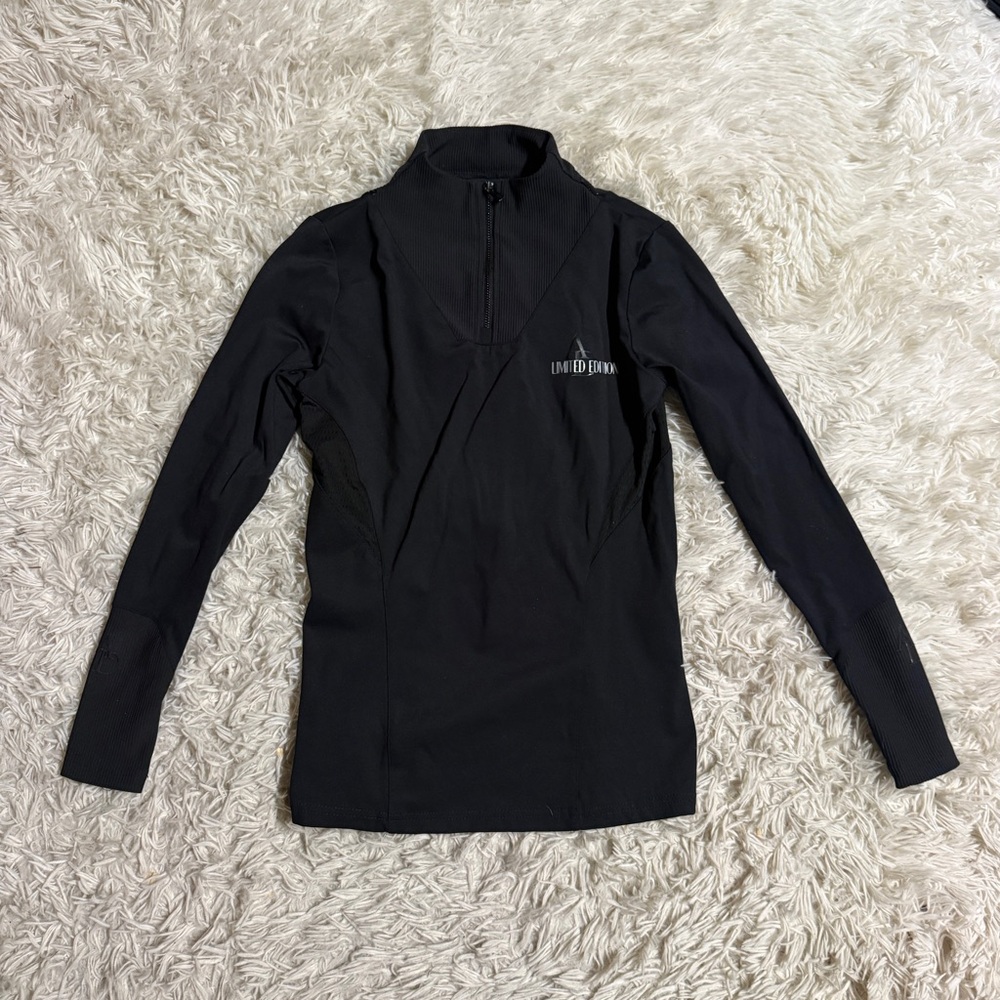 Women’s Small Black Aztec Diamond Long Sleeve Horseback Riding Sunshirt. Good Co